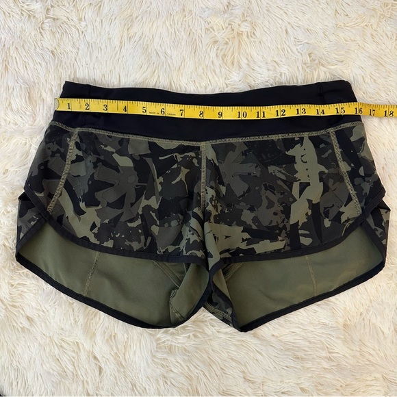 Lululemon Speed Up Shorts RARE Pop Cut Fatigue Green Black Shorts Size: 6 - Picture 3 of 8